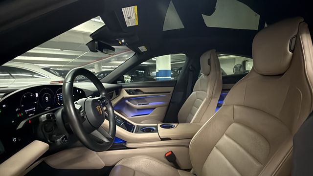 Thumbnail: 2021 Porsche Taycan - 10