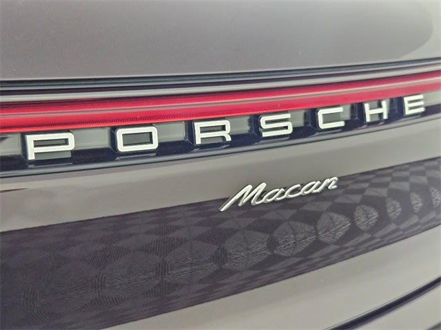 Thumbnail: 2023 Porsche Macan - 20