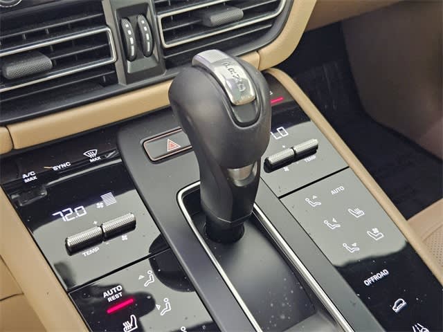 Thumbnail: 2023 Porsche Macan - 12