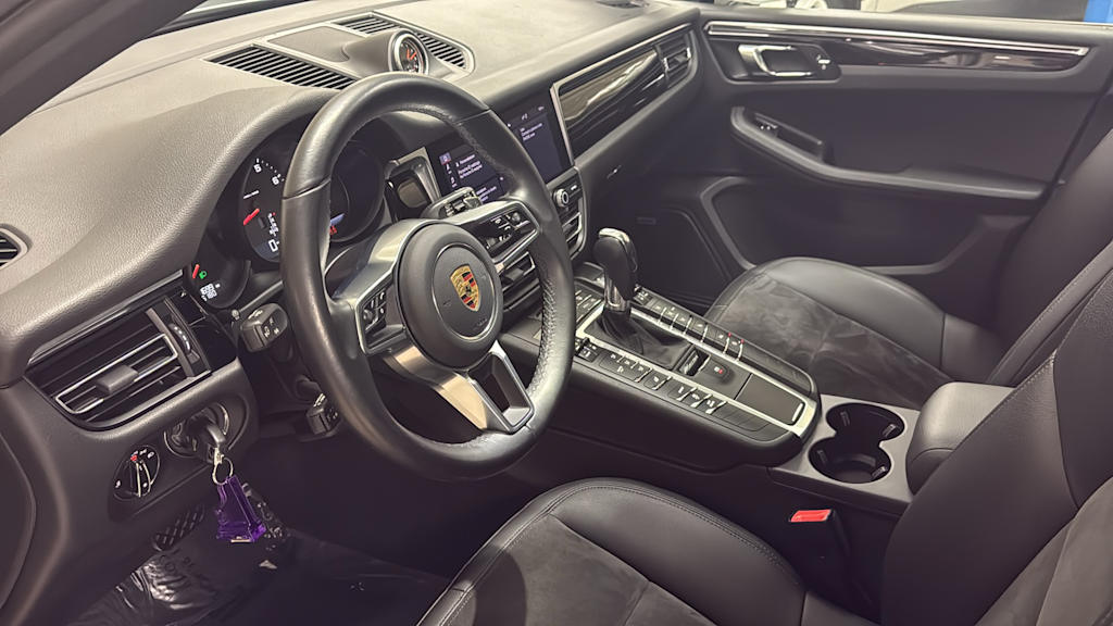Thumbnail: 2021 Porsche Macan - 13