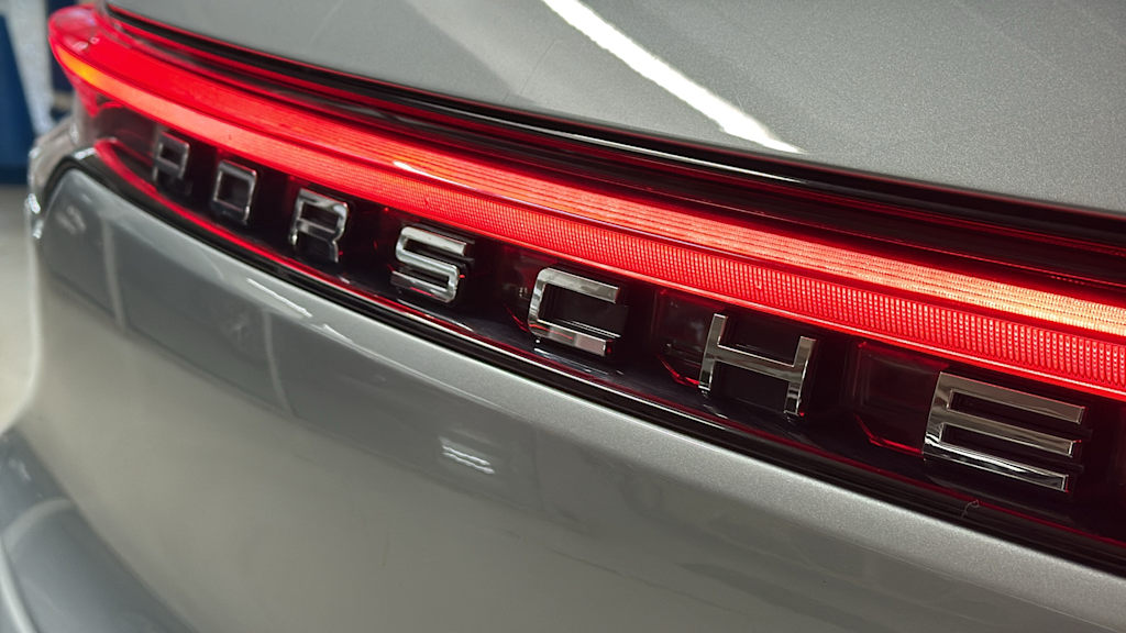 Thumbnail: 2021 Porsche Macan - 21