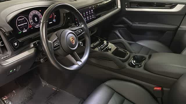 Thumbnail: 2024 Porsche Cayenne - 13