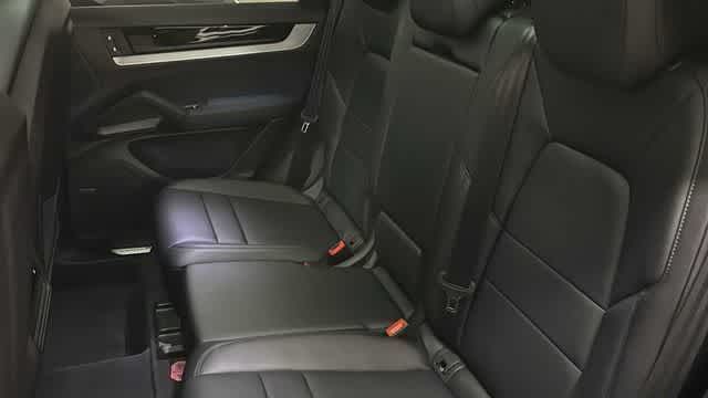 Thumbnail: 2024 Porsche Cayenne - 11