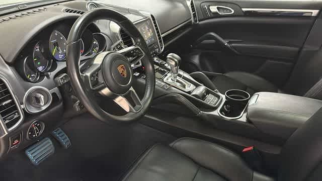 Thumbnail: 2017 Porsche Cayenne - 14