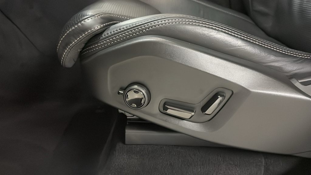Thumbnail: 2019 Volvo XC90 - 24