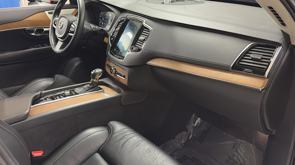 Thumbnail: 2019 Volvo XC90 - 14