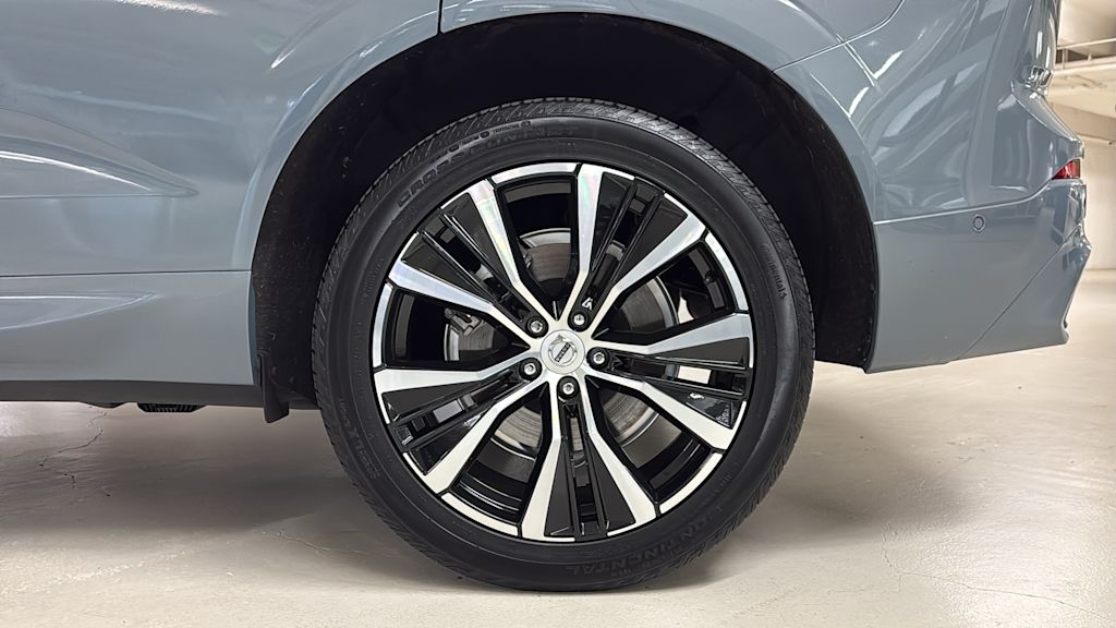 Thumbnail: 2023 Volvo XC60 - 8