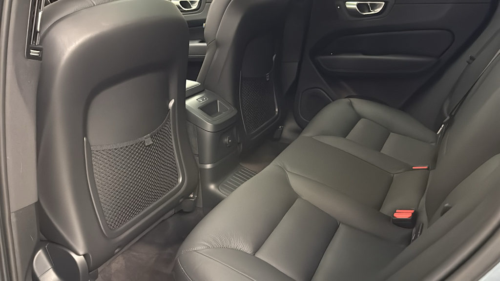 Thumbnail: 2023 Volvo XC60 - 12