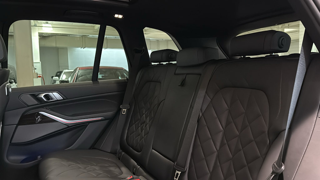 2025 BMW X5 xDrive50e 32