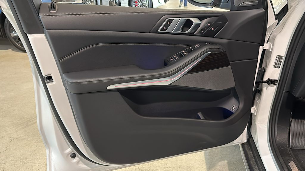 2025 BMW X5 xDrive50e 21
