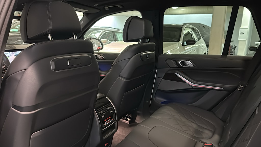 2025 BMW X5 xDrive50e 12