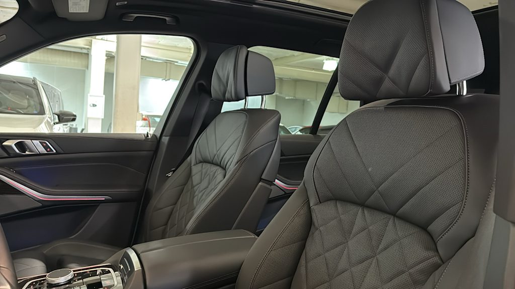 2025 BMW X5 xDrive50e 10