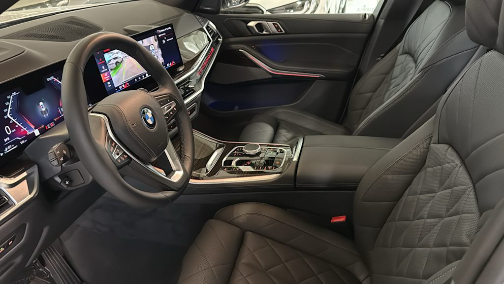 2025 BMW X5 xDrive50e 30