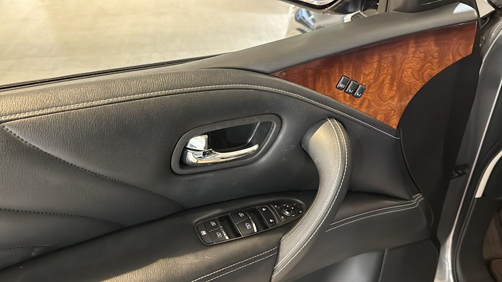 Thumbnail: 2016 INFINITI QX80 - 21