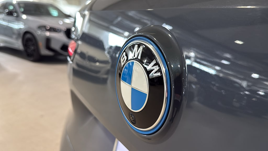 Thumbnail: 2023 BMW iX - 7