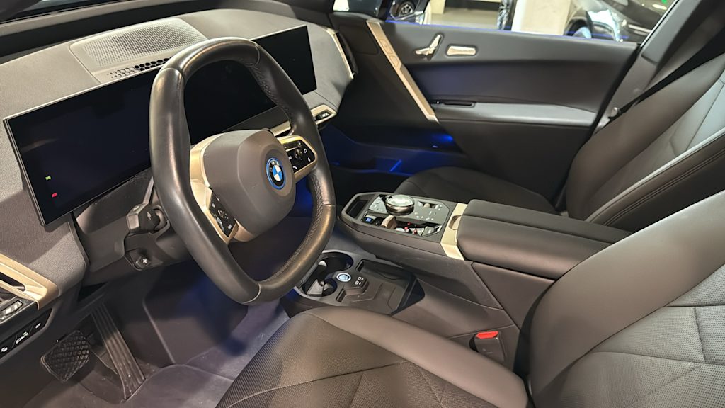 Thumbnail: 2023 BMW iX - 9