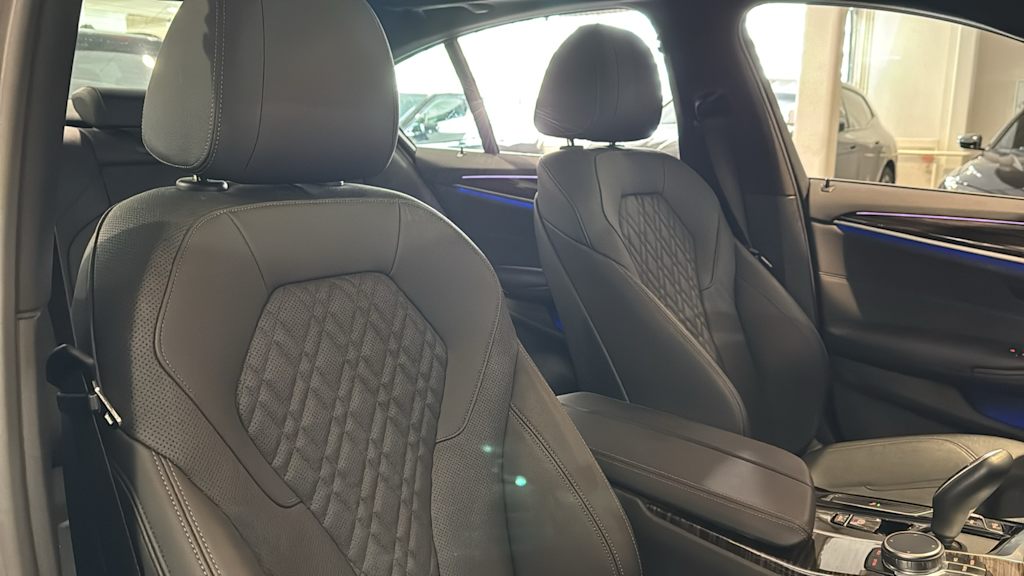 2023 BMW 5 Series 530xi 11
