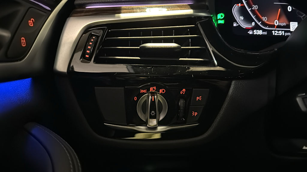 2023 BMW 5 Series 530xi 26