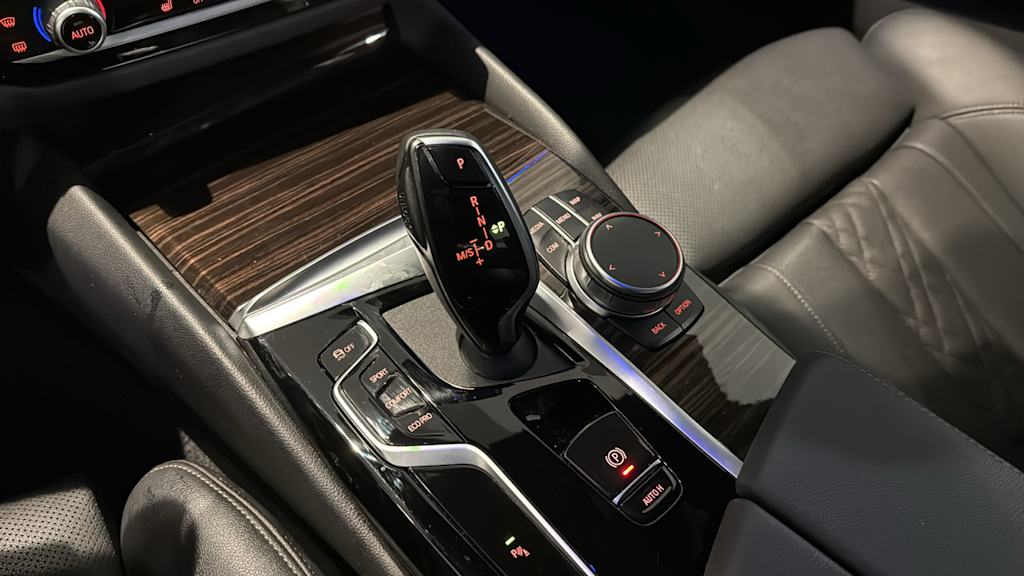 2023 BMW 5 Series 530xi 16
