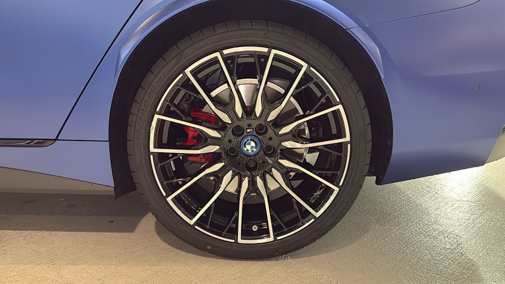 Thumbnail: 2024 BMW i4 - 8