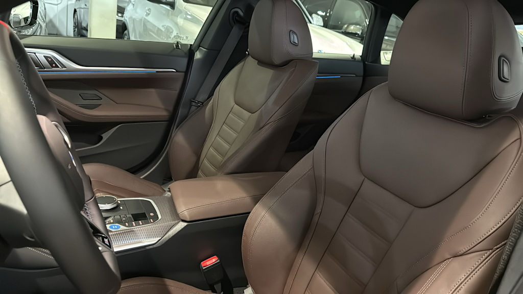 Thumbnail: 2025 BMW i4 - 10