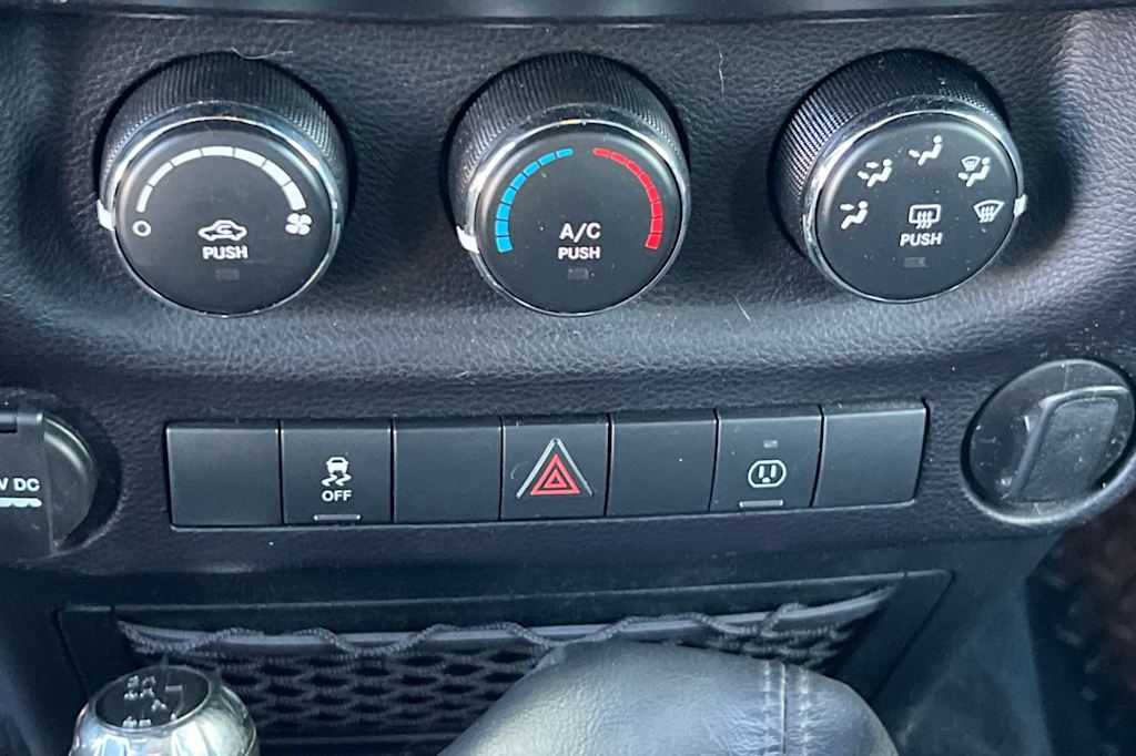 2016 Jeep Wrangler Rubicon 23