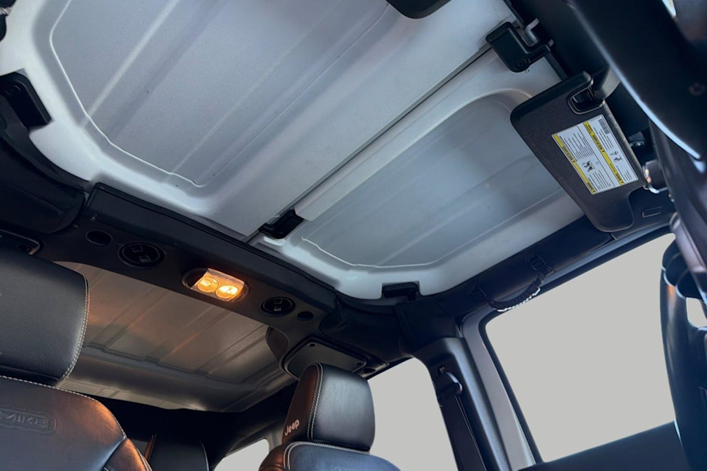 Thumbnail: 2018 Jeep Wrangler - 23
