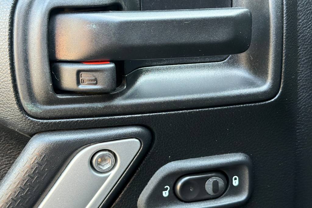 Thumbnail: 2016 Jeep Wrangler - 22