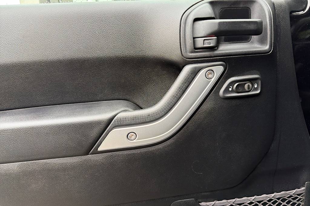 Thumbnail: 2015 Jeep Wrangler - 20