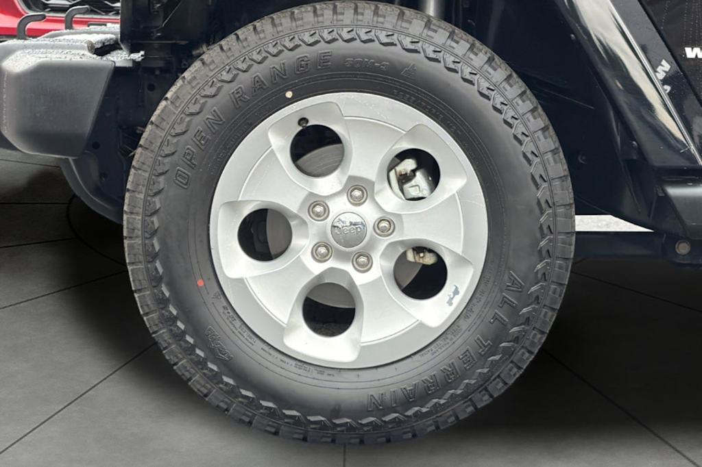 Thumbnail: 2015 Jeep Wrangler - 7