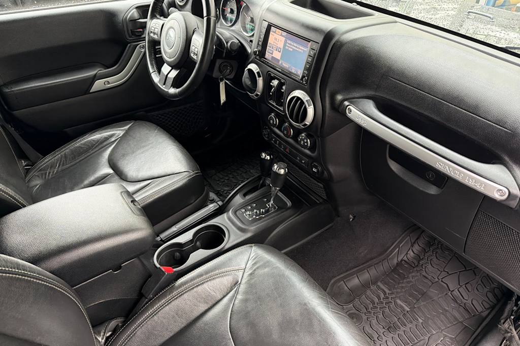 Thumbnail: 2015 Jeep Wrangler - 11