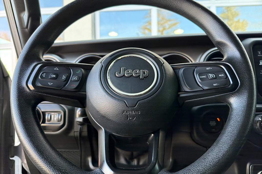 Thumbnail: 2018 Jeep Wrangler - 13