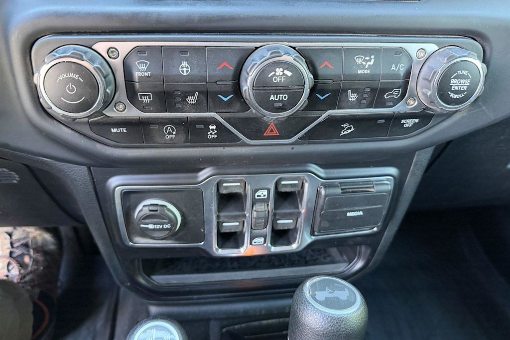 Thumbnail: 2020 Jeep Wrangler - 26