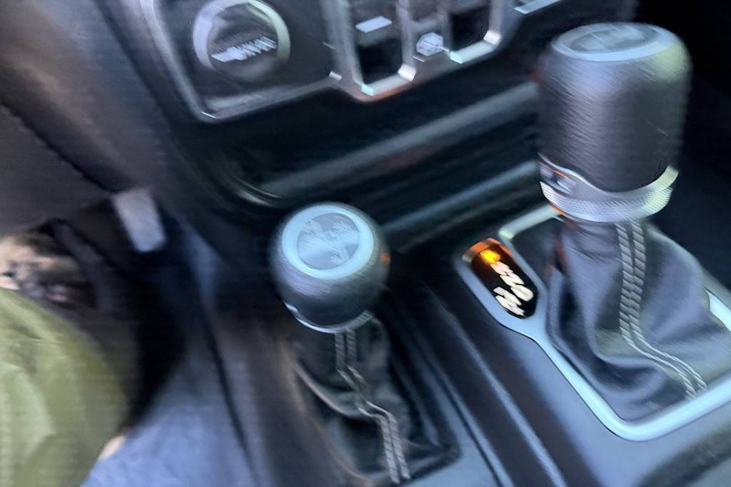 Thumbnail: 2020 Jeep Wrangler - 15
