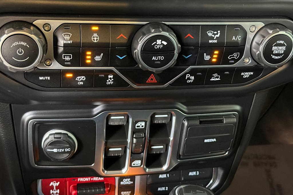 Thumbnail: 2023 Jeep Wrangler - 25
