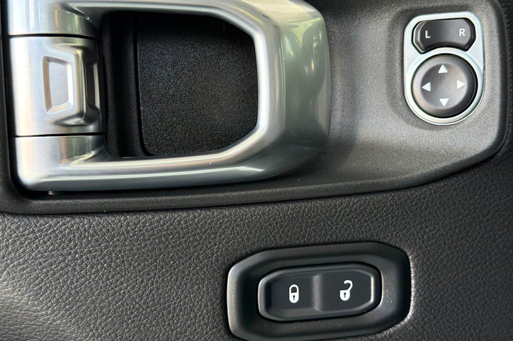 Thumbnail: 2023 Jeep Wrangler - 22