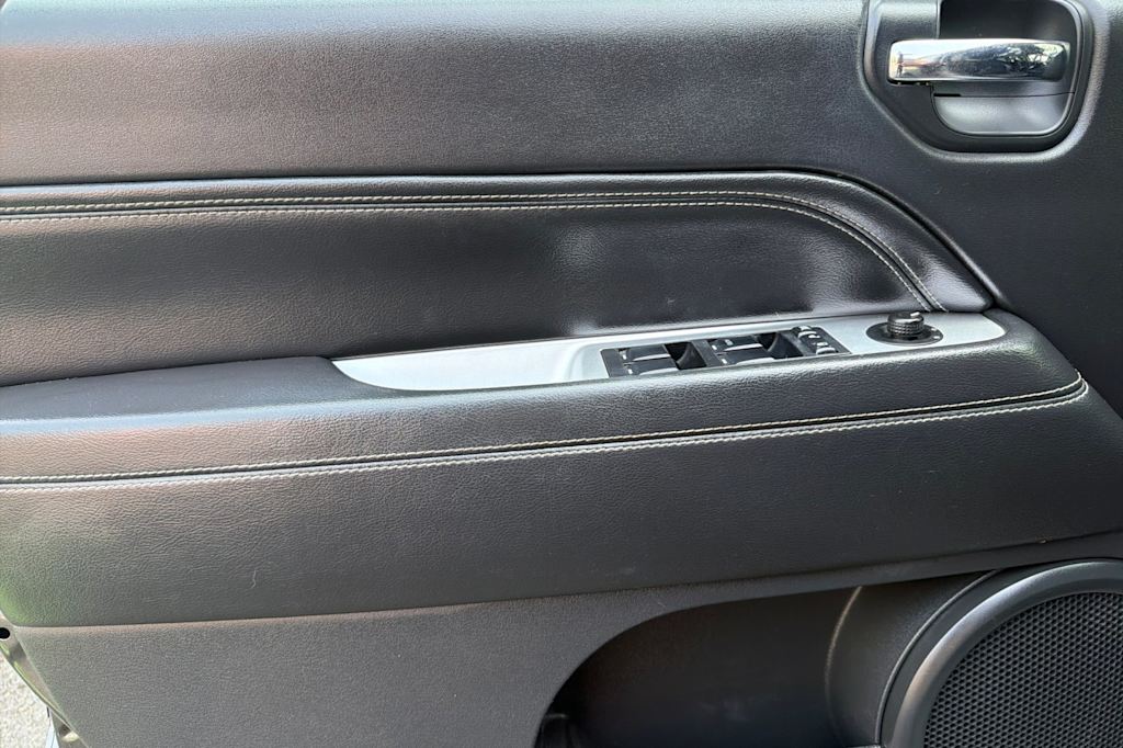 Thumbnail: 2016 Jeep Compass - 21