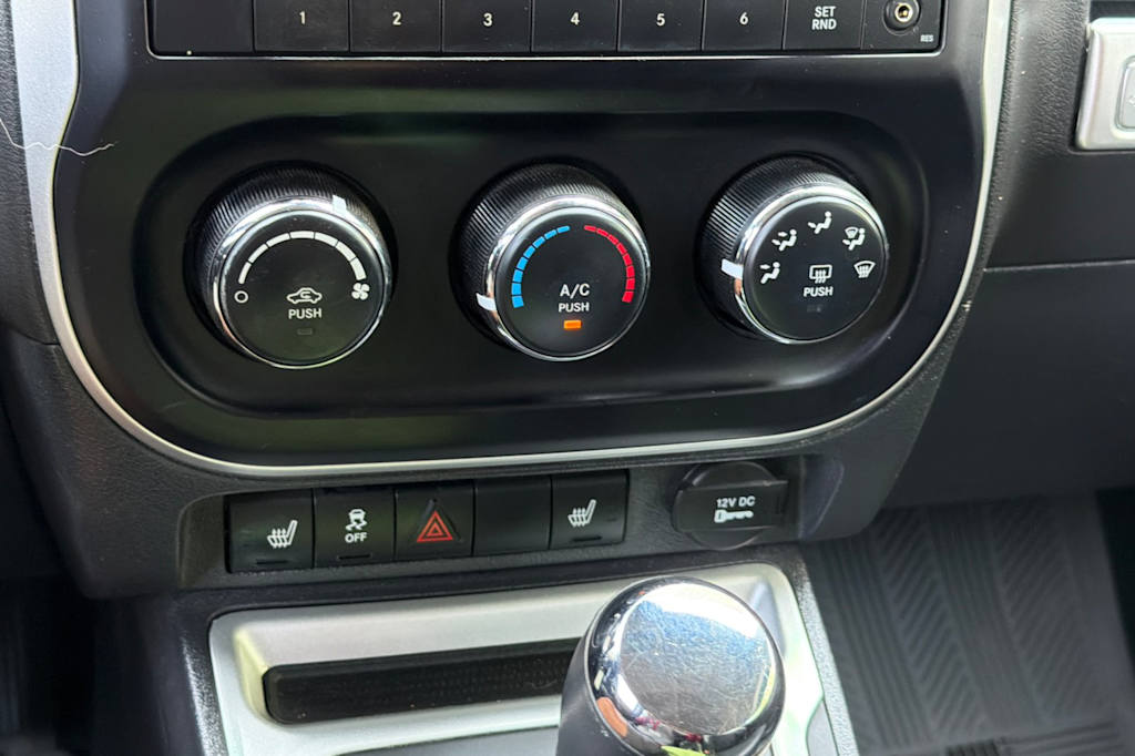 Thumbnail: 2016 Jeep Compass - 24