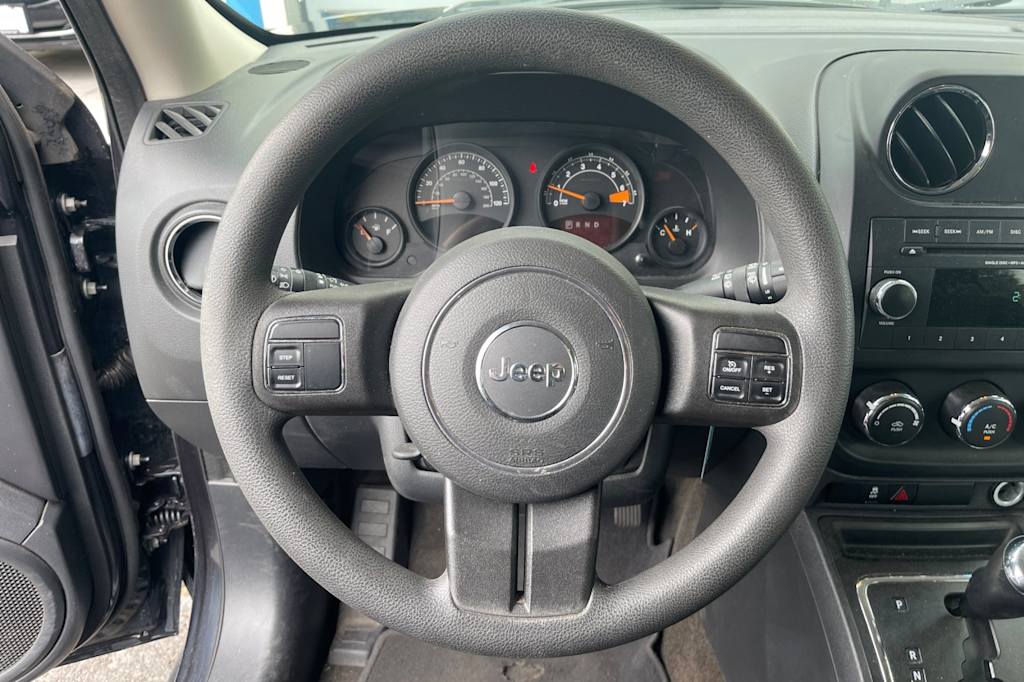 Thumbnail: 2015 Jeep Patriot - 8