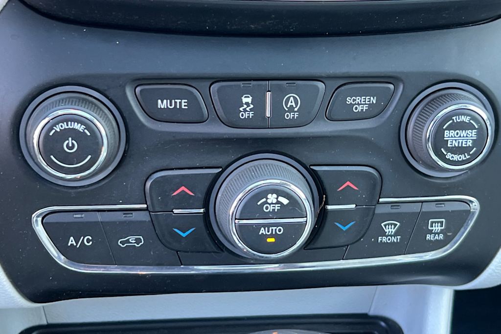 2019 Jeep Cherokee Limited Edition 24