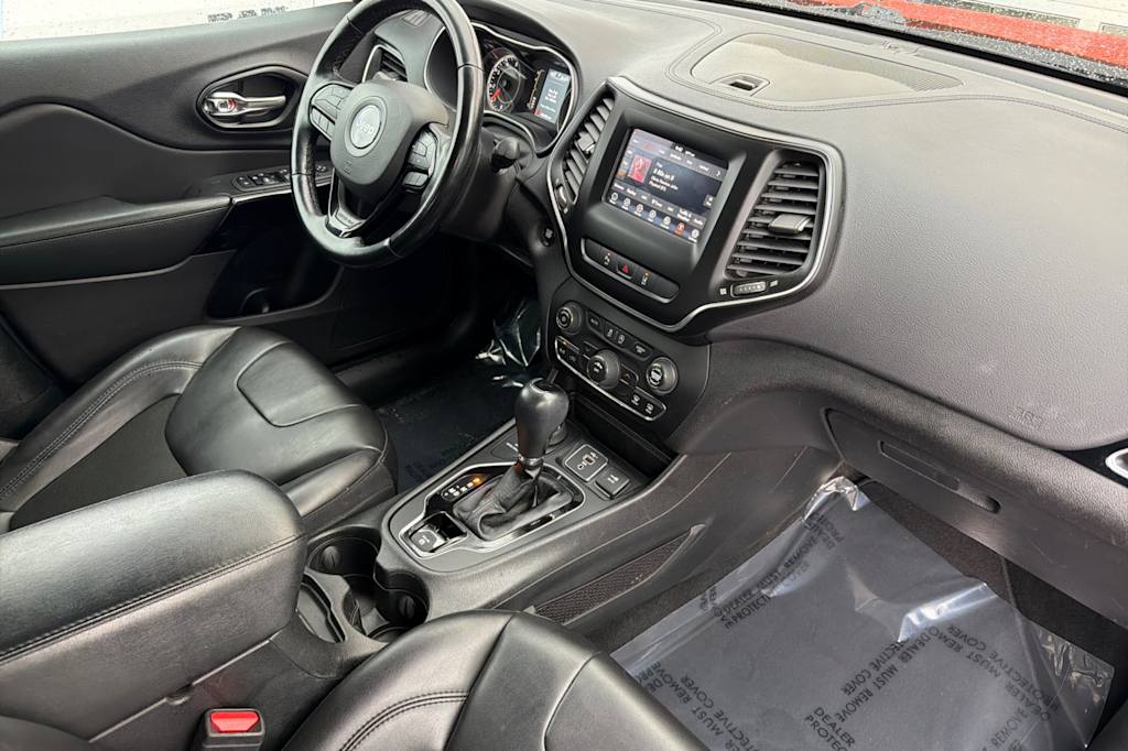 Thumbnail: 2021 Jeep Cherokee - 12