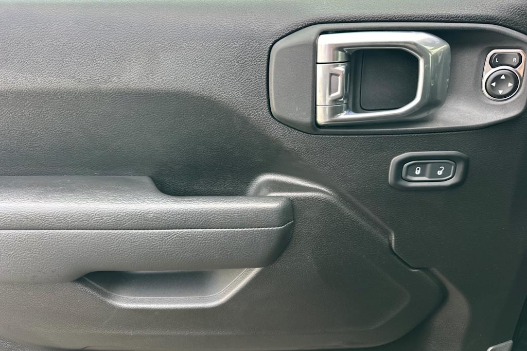 Thumbnail: 2025 Jeep Wrangler - 21