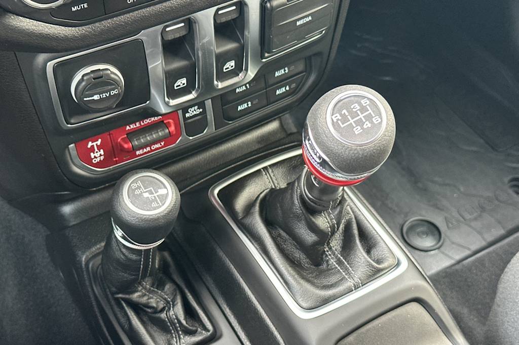 Thumbnail: 2025 Jeep Wrangler - 14