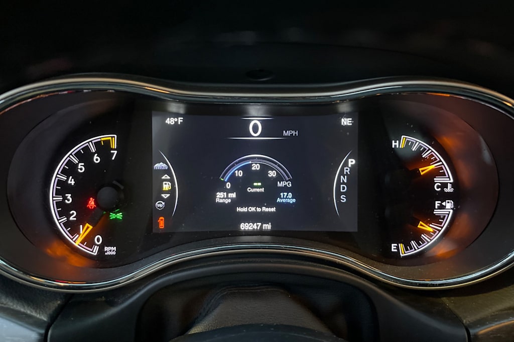 Thumbnail: 2015 Jeep Grand Cherokee - 12