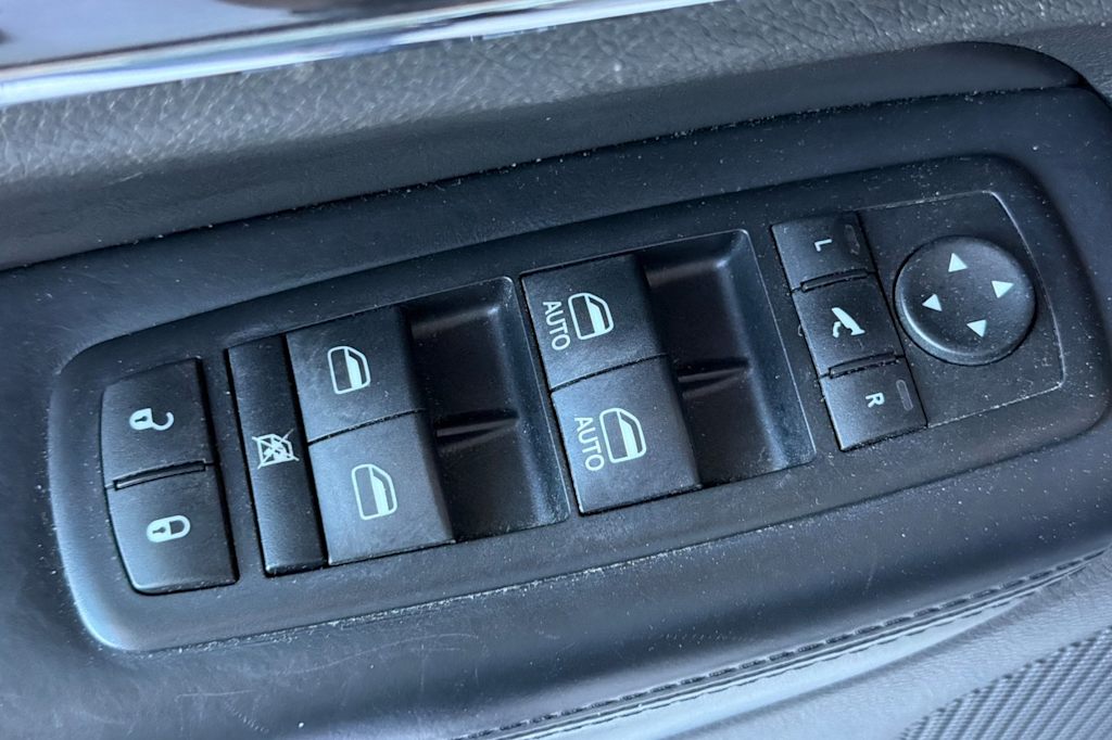 Thumbnail: 2016 Jeep Grand Cherokee - 22