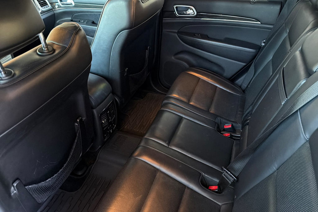 Thumbnail: 2016 Jeep Grand Cherokee - 11