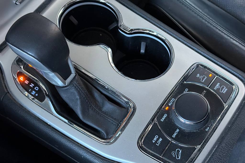 Thumbnail: 2016 Jeep Grand Cherokee - 15