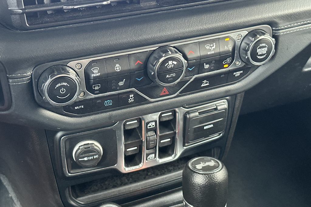 Thumbnail: 2024 Jeep Wrangler - 25
