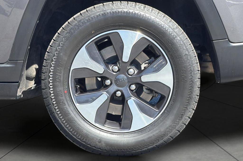 Thumbnail: 2024 Jeep Grand Cherokee - 7