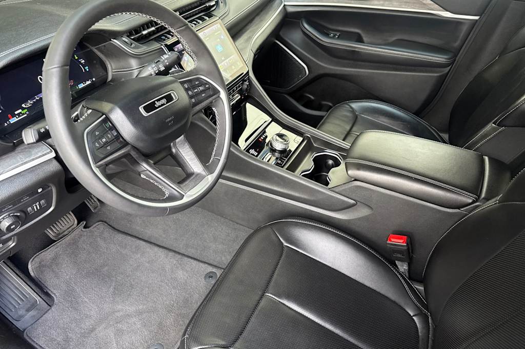 Thumbnail: 2024 Jeep Grand Cherokee - 10